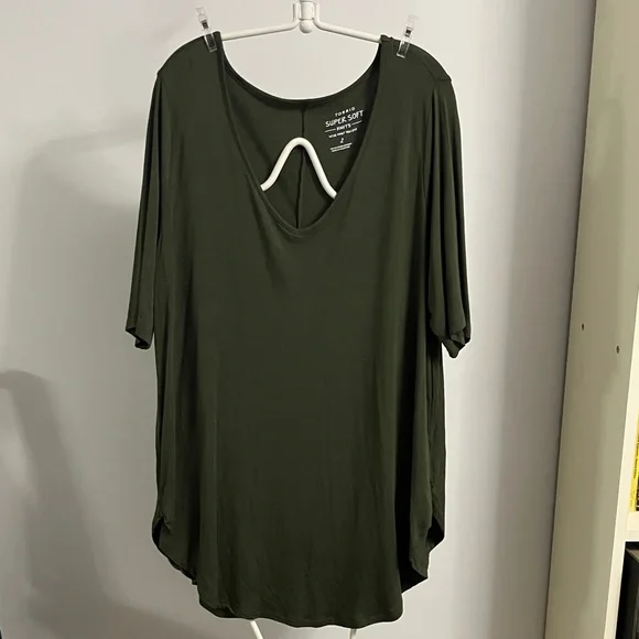 Torrid Favorite V-neck Tunic Tee Sz 2 Avocado Green - Picture 3 of 6